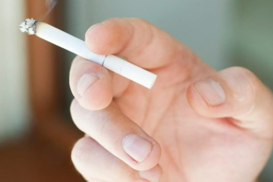 Οργή για 16χρονο στη Λάρισα που έσβησε τσιγάρο στο πόδι συμμαθήτριας, επειδή τον απέρριψε εpωτικά