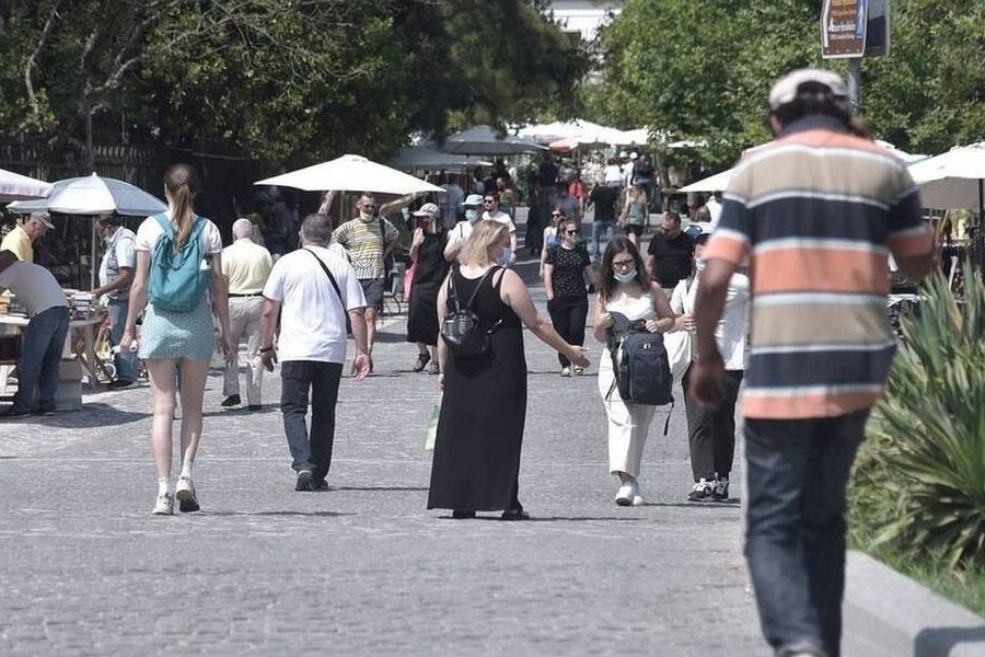 «Ο καθένας να πάρει την ευθύνη του εαυτού του» λένε οι επιστήμονες για την κατάργηση της μάσκας
