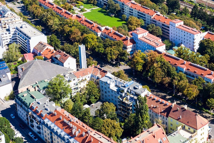 Πώς η Βιέννη κράτησε τις τιμές των κατοικιών της σε λογικά επίπεδα και γκρέμισε τα ταμπού