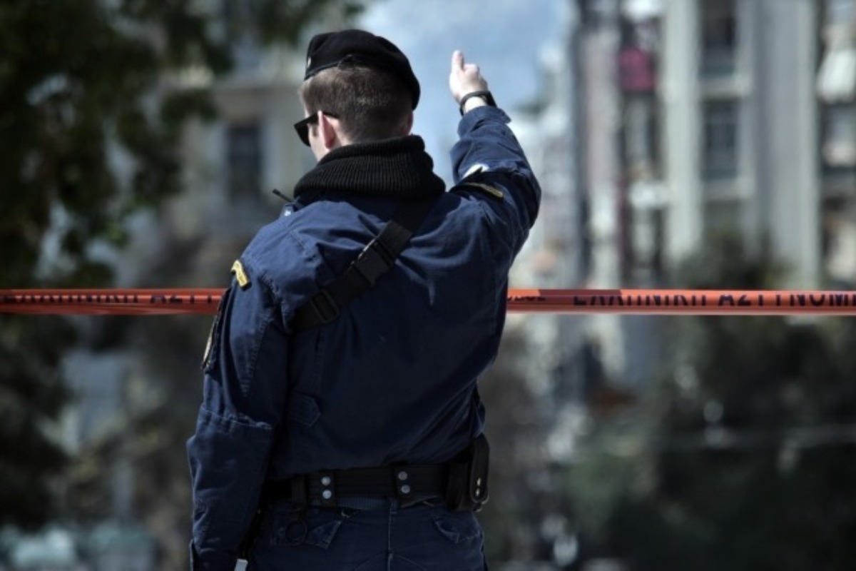 Ύποπτο αντικείμενο έξω από ξενοδοχείο στη Μητροπόλεως