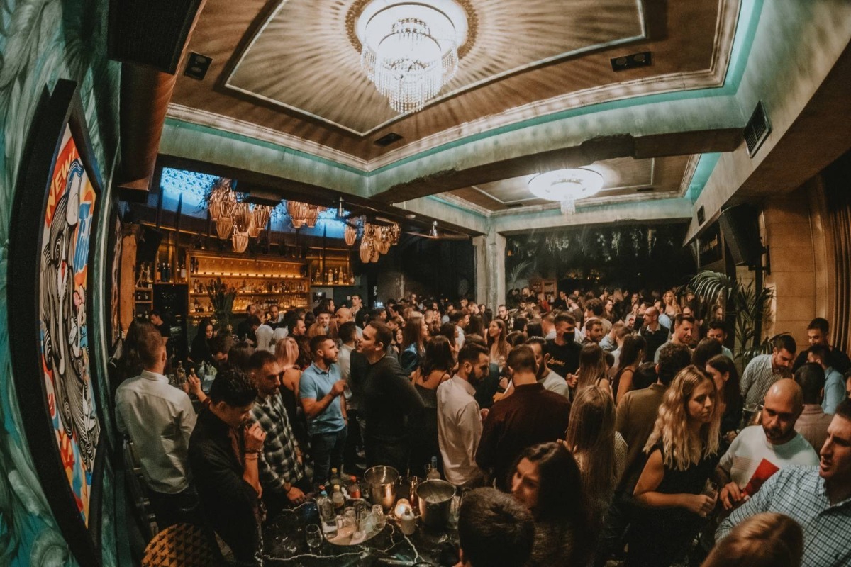 Τα καλύτερα bar της Αθήνας για να απολαύσεις το ποτό σου μετά την αλλαγή του χρόνου