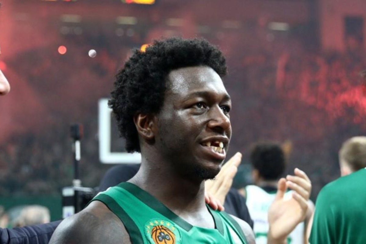 Οπαδός του Παναθηναϊκού έκανε τατουάζ τον Ναν χωρίς τα τρία δόντια