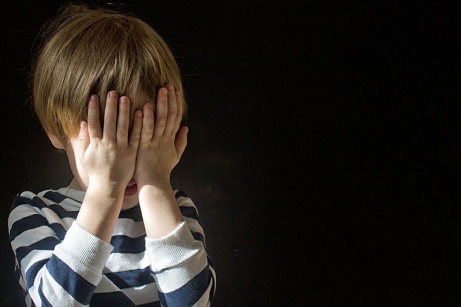 Βιασμός 4χρονου: «Ο μπαμπάς με πόνεσε με τη βίδα»