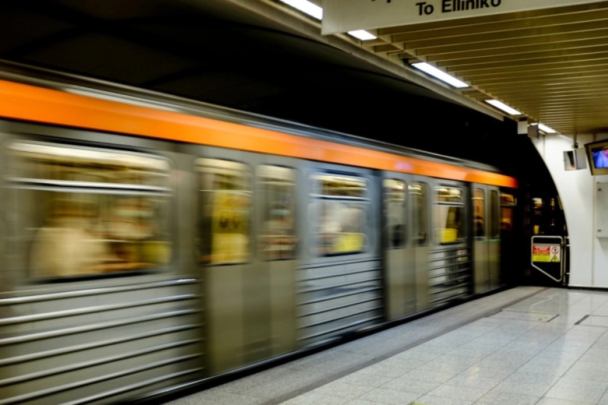 Νεκρός ο 65χρονος που έπεσε στις γραμμές του μετρό στον σταθμό «Αγιος Αντώνιος»