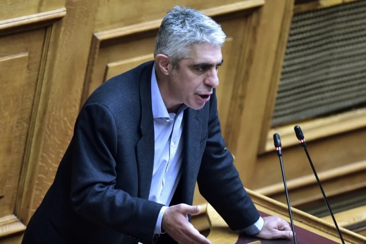 Απέλυσε και τον Γιώργο Τσίπρα ο Στέφανος Κασσελάκης