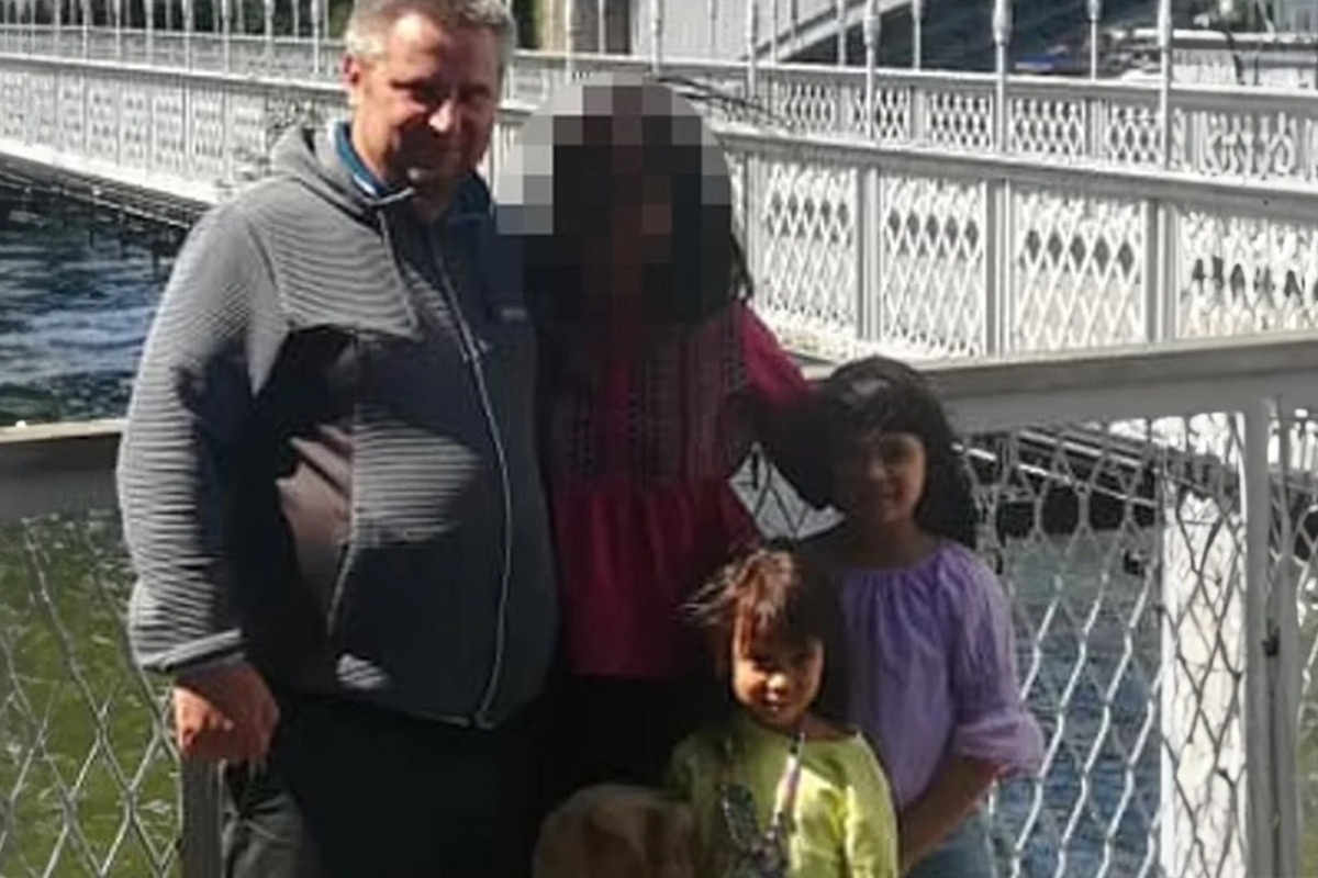 Καταγγέλλουν την αστυνομία ότι αγνόησε την κλήση ανάγκης ‑ Νεκρά τέσσερα άτομα μέσα σε σπίτι 45χρονου μηχανικού