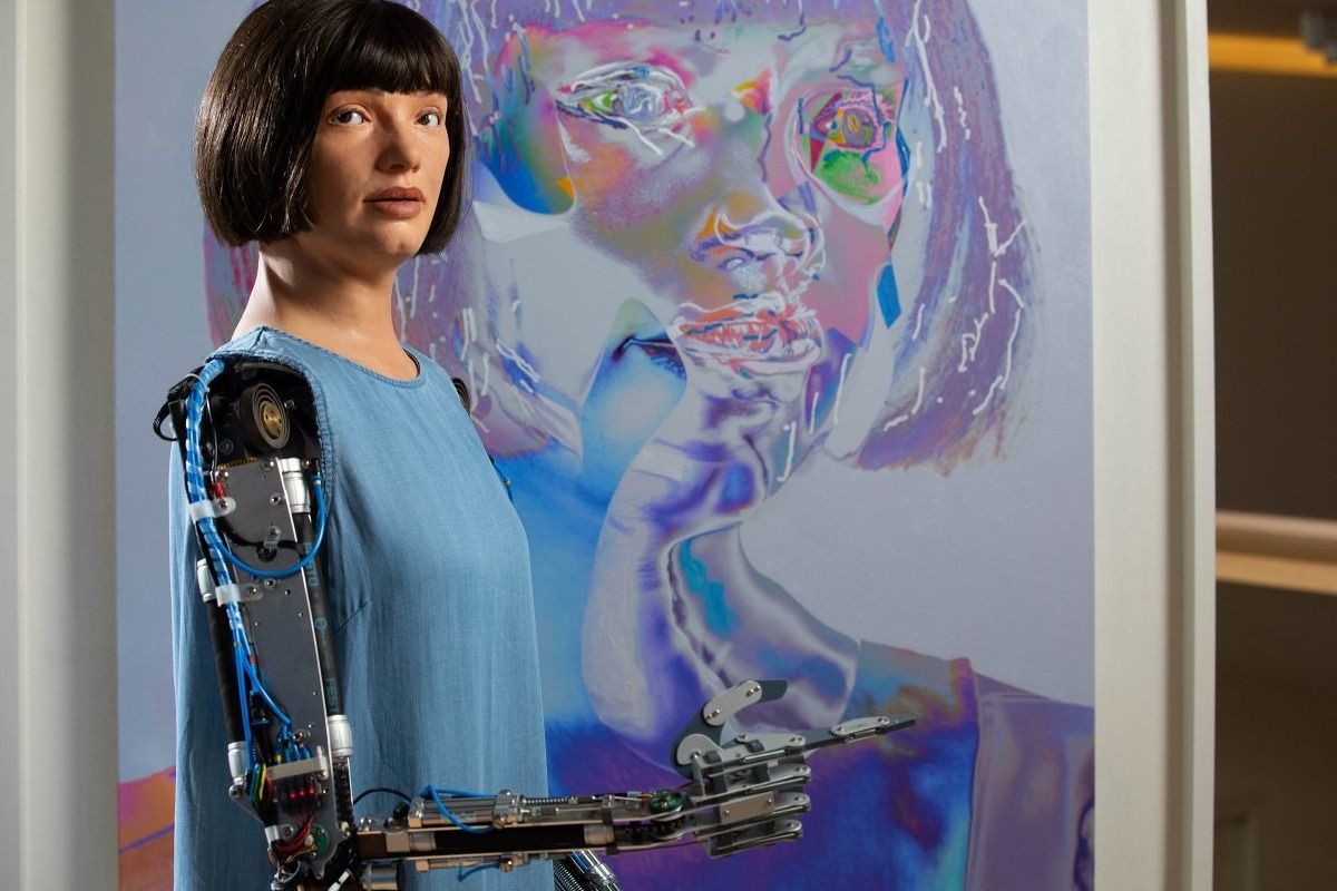 Λονδίνο: Αυτό είναι το πρώτο ανθρωποειδές ρομπότ – καλλιτέχνης στον κόσμο