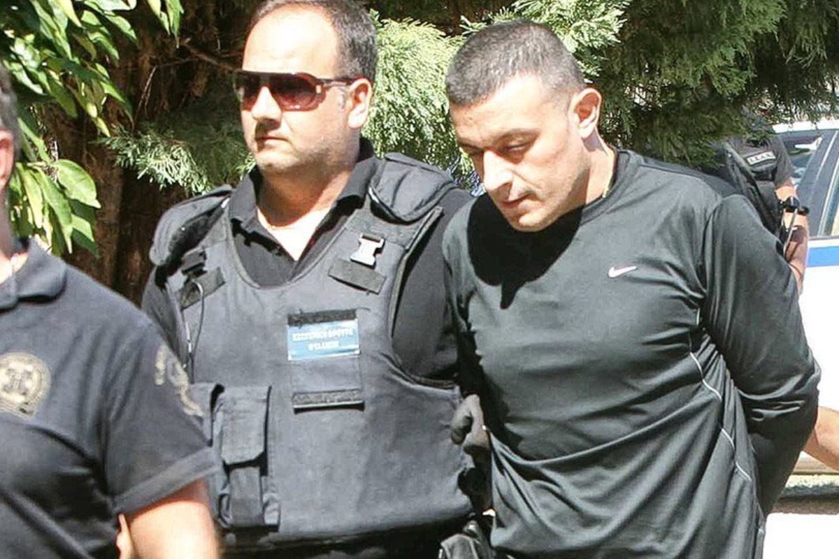 «Έμεινε» στην ανηφόρα η κλούβα που μετέφερε τον βαρυποινίτη Αλκέτ Ριζάι