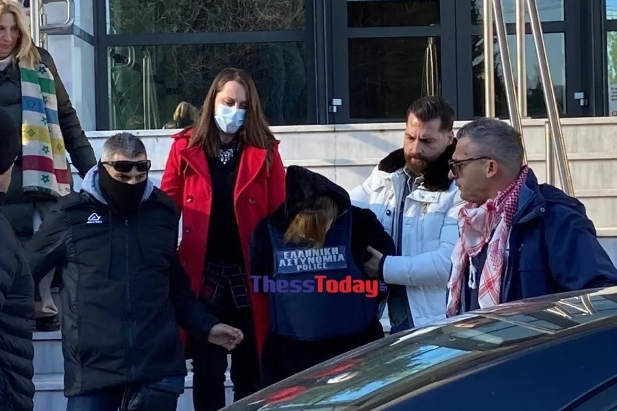 Ημαθία: Προφυλακιστέα η 37χρονη που σκότωσε το 6 μηνών βρέφος ‑ «Ντροπή σου» φώναζε ο πατέρας