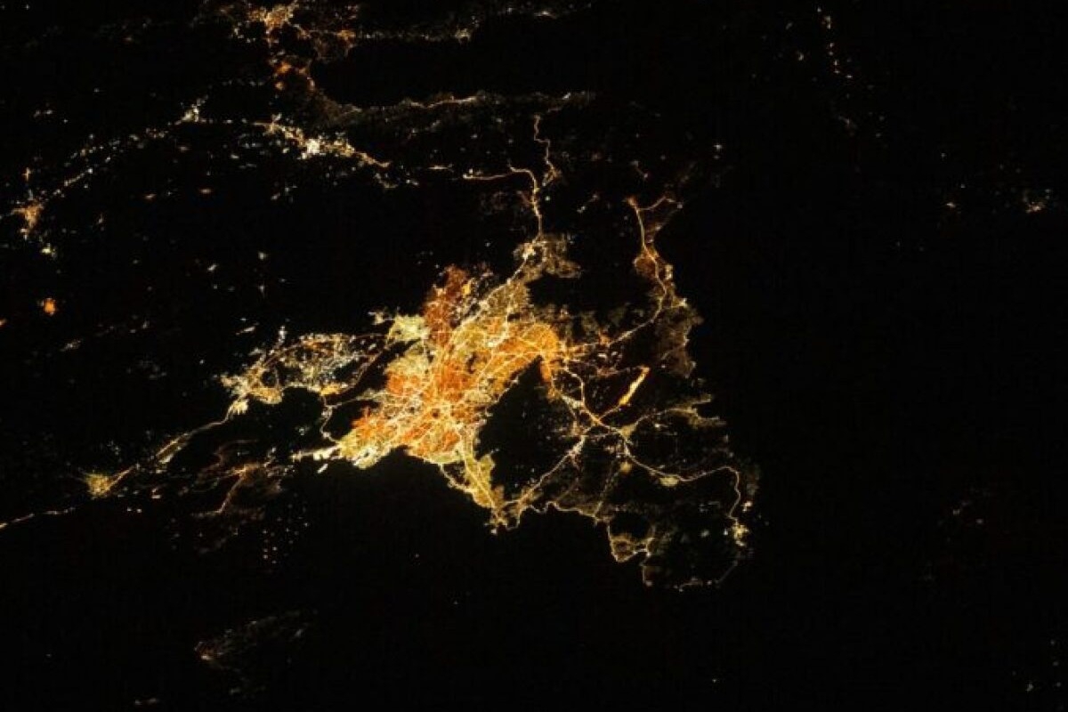 Η Αθήνα τη νύχτα: Η εντυπωσιακή φωτογραφία της NASA από το διάστημα