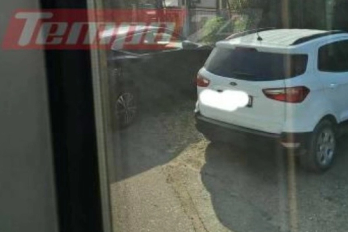 Τύπισσα πάρκαρε το όχημά της στις ράγες του τρένου και πήγε για καφέ