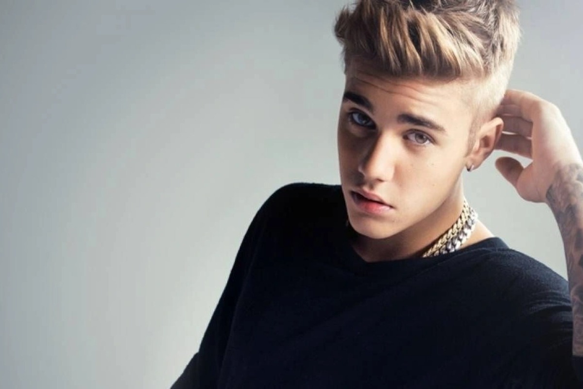 Justin Bieber: Έτσι είναι το πρόσωπό του οκτώ μήνες μετά την παράλυση