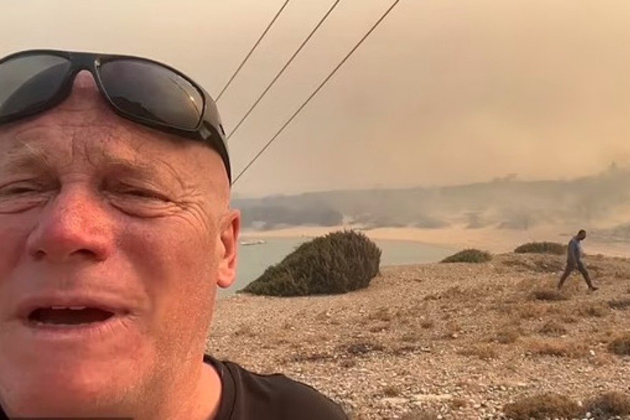 Ρόδος: Βρετανός τουρίστας οδηγούσε για ώρες σώζοντας οικογένειες από τη φωτιά