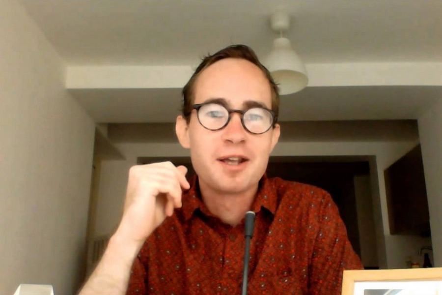 Ο συγγραφέας που αντέδρασε πολύ άσχημα σε μια κακή κριτική μιας έφηβης