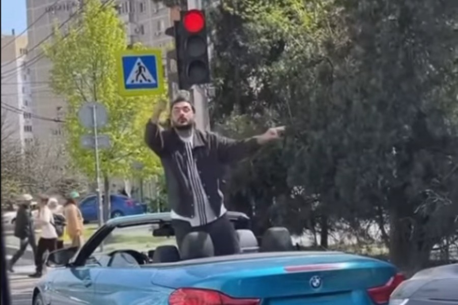 Πως είναι να παίζεις το «Despacito» με κόρνες αυτοκινήτων