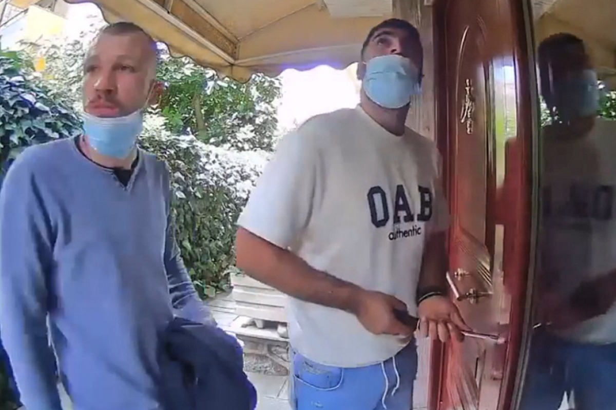Οργή για το βίντεο που δείχνει ληστές να προσπαθούν να μπούνε σε σπίτι στο Χαλάνδρι μέρα μεσημέρι
