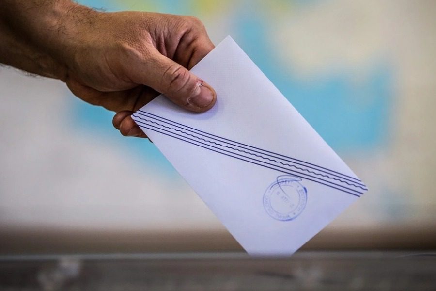 Δημοσκόπηση ΣΚΑΪ: Στο 4% η διαφορά ΝΔ - ΣΥΡΙΖΑ - Φταίνε όλες οι κυβερνήσεις για τα Τέμπη λένε 5 στους 10 Έλληνες