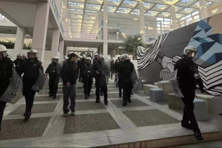 Κομοτηνή: Εισβολή των ΜΑΤ στη Νομική του ΔΠΘ