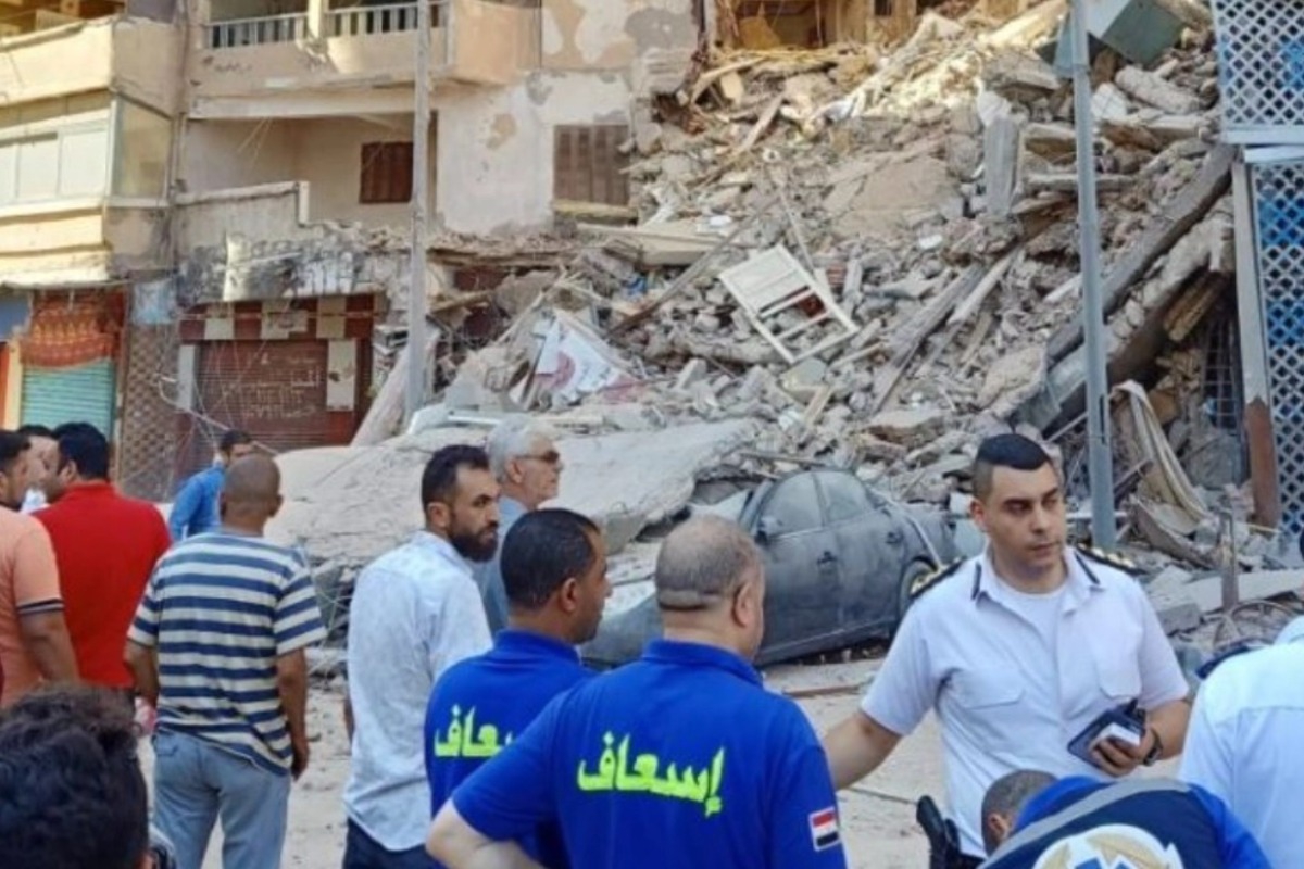 Αίγυπτος: Κατέρρευσε κτίριο 13 ορόφων στην Αλεξάνδρεια ‑ Οι κάτοικοι έχουν εγκλωβιστεί