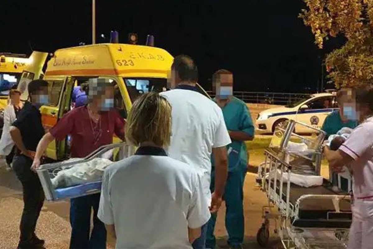 Αλεξανδρούπολη: Η δύσκολη επιχείρηση εκκένωσης του νοσοκομείου ‑ Έγκυος γέννησε καθοδόν σε ασθενοφόρο