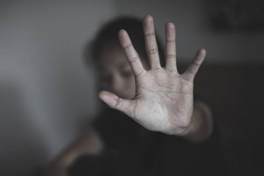 Ενδοοικογενειακή βία: Σοβαρά τραύματα φέρει η σύζυγος του ποινικολόγου