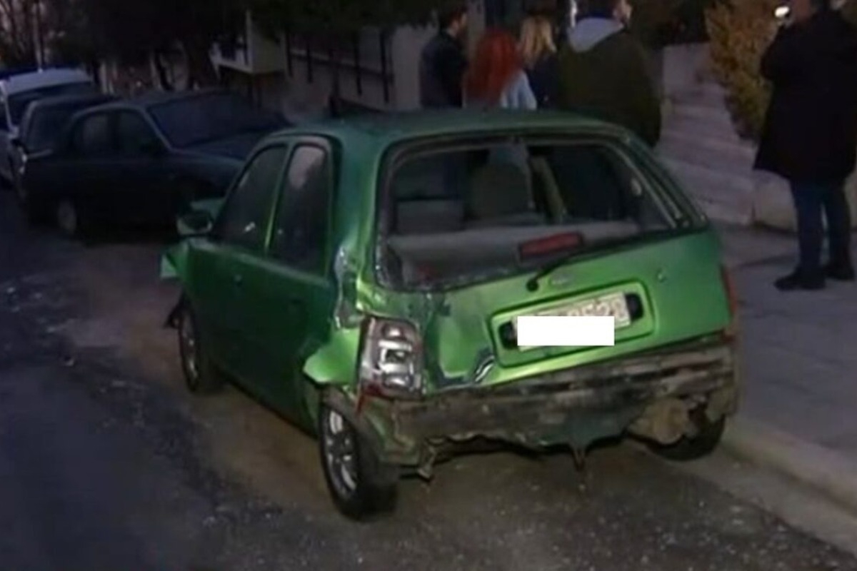 Θεσσαλονίκη: «Τρελή πορεία» λεωφορείου παρέσυρε αυτοκίνητα - Έπεσε σε τουλάχιστον οχτώ σταθμευμένα αυτοκίνητα στην οδό Ζαΐμη