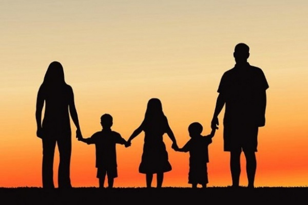 Δημογραφικό: Εξετάζεται η εξίσωση των τρίτεκνων οικογενειών με τις πολύτεκνες