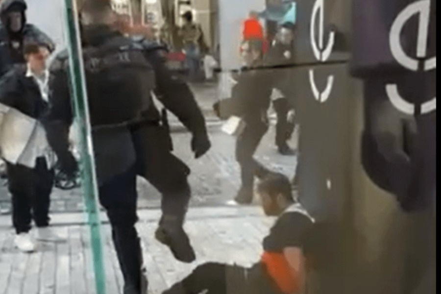 Ερμού: Στην εντατική η 22χρονη που δέχθηκε μαχαιριά από άγνωστο ενώ περπατούσε