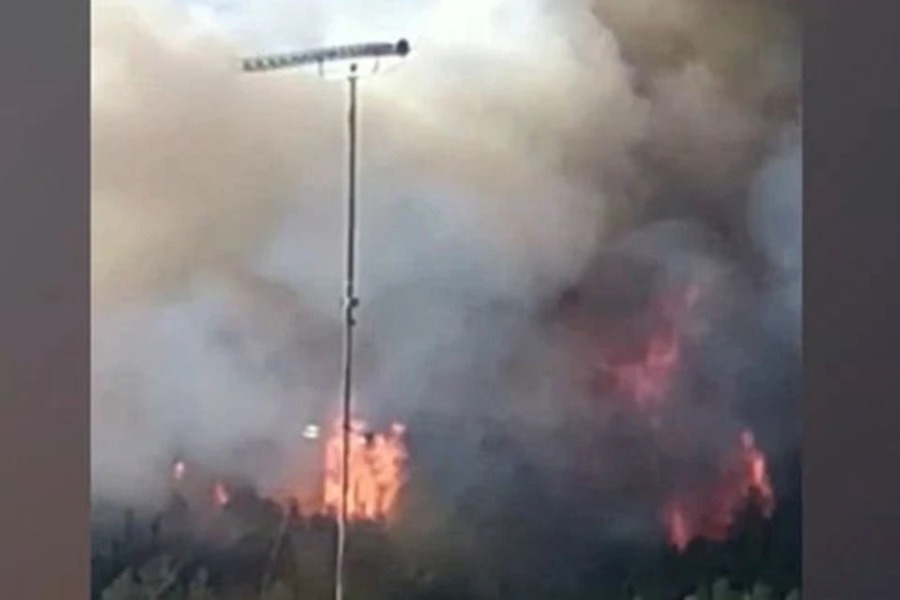 Φωτιά στα Γρεβενά: Σηκώθηκαν 4 ελικόπτερα – Κοντά σε σπίτια το πύρινο μέτωπο
