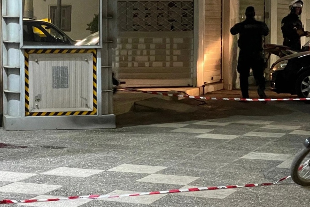 Οργή στο Twitter για το «περιπολικό δεν είναι ταξί» – «Ένας ταξιτζής θα την προστάτευε περισσότερο»