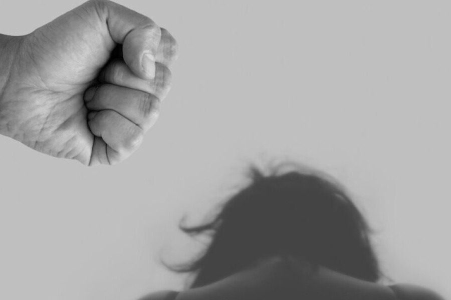 Χαμός με 84χρονο στον Βόλο: Έδειρε τη νύφη του στη μέση του δρόμου!