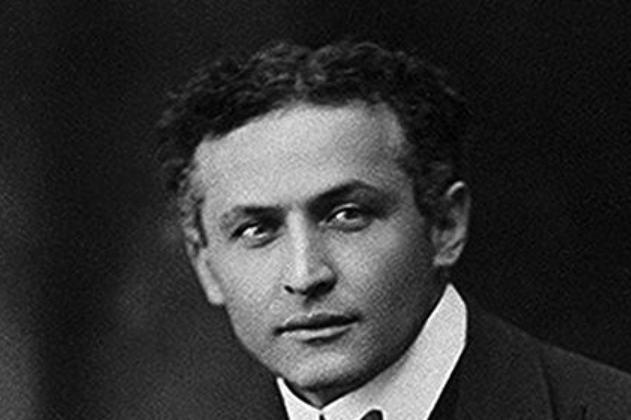 Ο διάσημος που πιλόταρε το πρώτο αεροπλάνο που πέταξε πάνω από την Αυστραλία