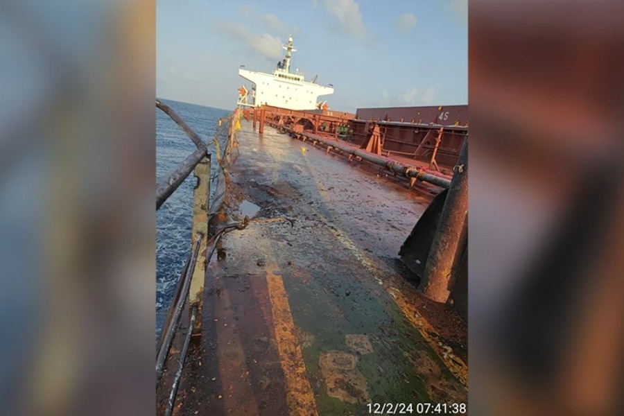 Φωτογραφία – ντοκουμέντο από το ελληνόκτητο πλοίο που δέχθηκε επίθεση από τους Χούθι