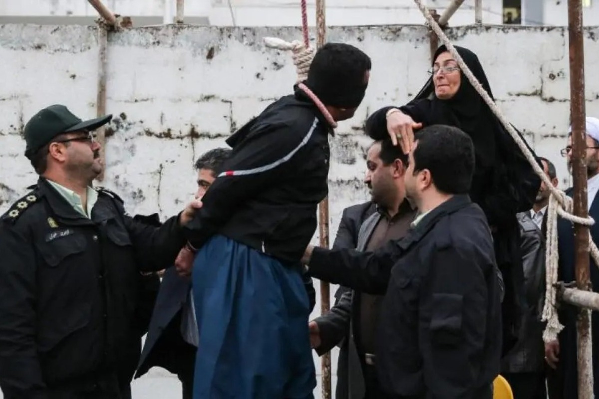 Ιράν: Εκτέλεση 5 ανδρών για το βιασμό μιας γυναίκας