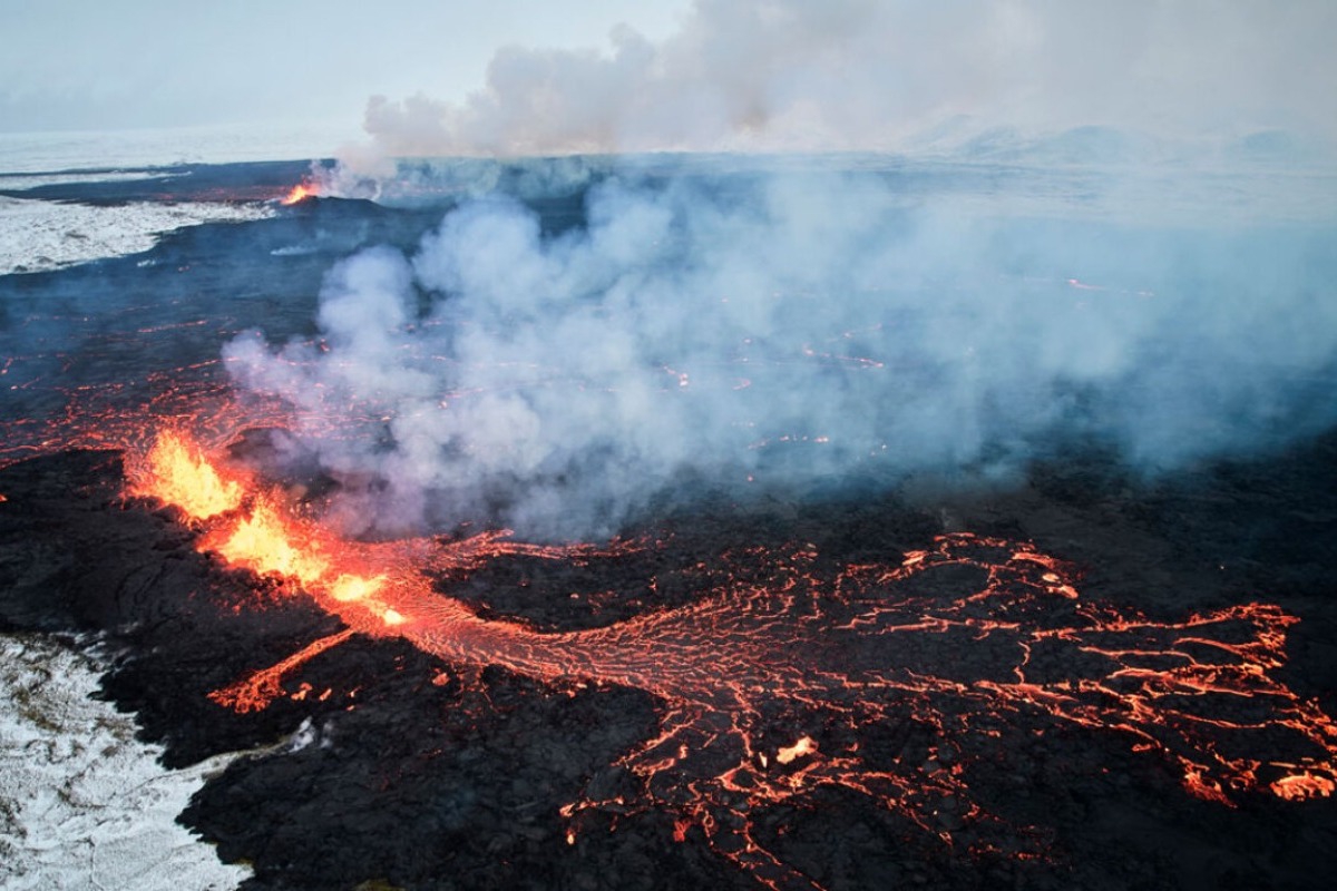 Έκρηξη ηφαιστείου στην Ισλανδία: Εικόνες αποκάλυψης