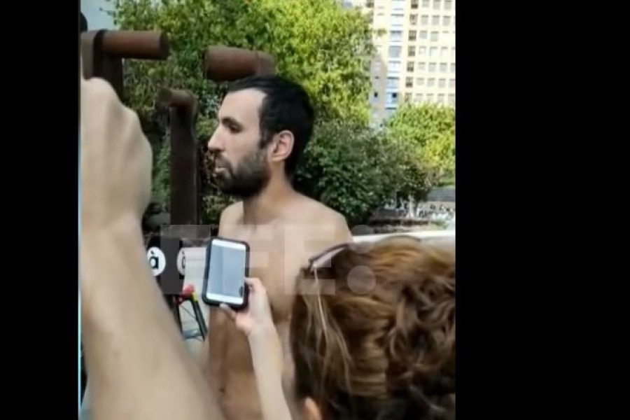 Ισπανία: Δικαστήριο ακύρωσε το πρόστιμο που είχε επιβληθεί σε 29χρονο ‑ Κυκλοφορούσε χωρίς ρούχα