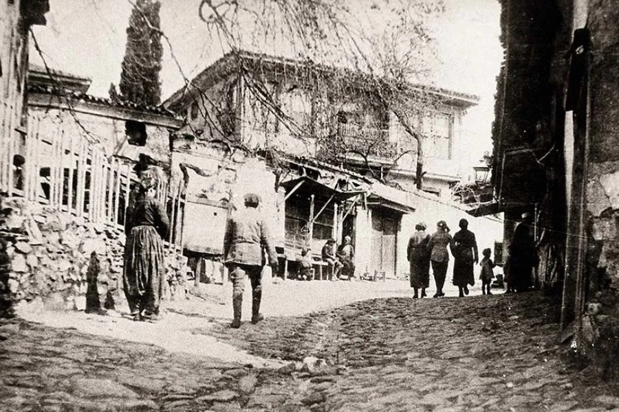 Το θρυλικό καφενείο της Θεσσαλονίκης που είχε μέσα και κουρείο