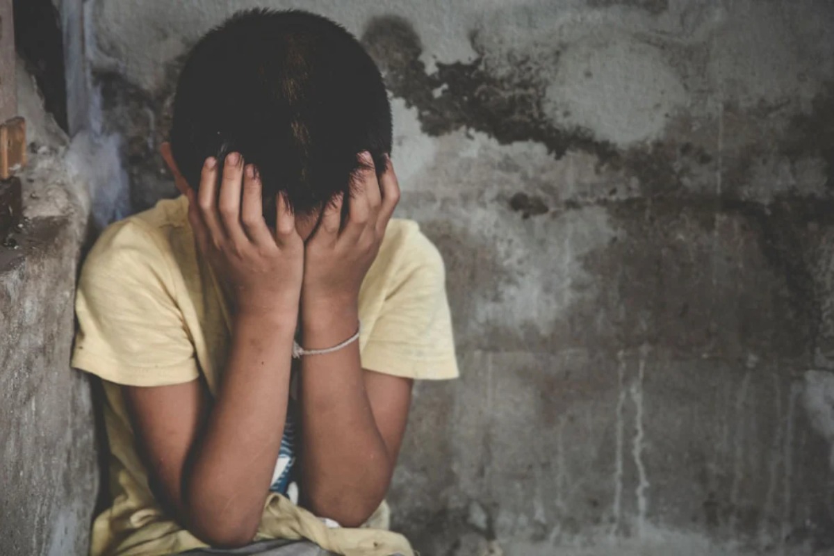 Ζάκυνθος: Μητέρα κακοποιούσε τα ανήλικα παιδιά της, 12 και 9 ετών