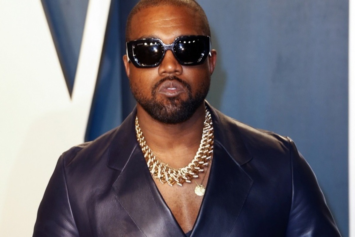 Κάνιε Γουέστ: Αρπαξε κινητό από τα χέρια παπαράτσι επειδή τον ρώτησε αν ελέγχει τη σύζυγό του