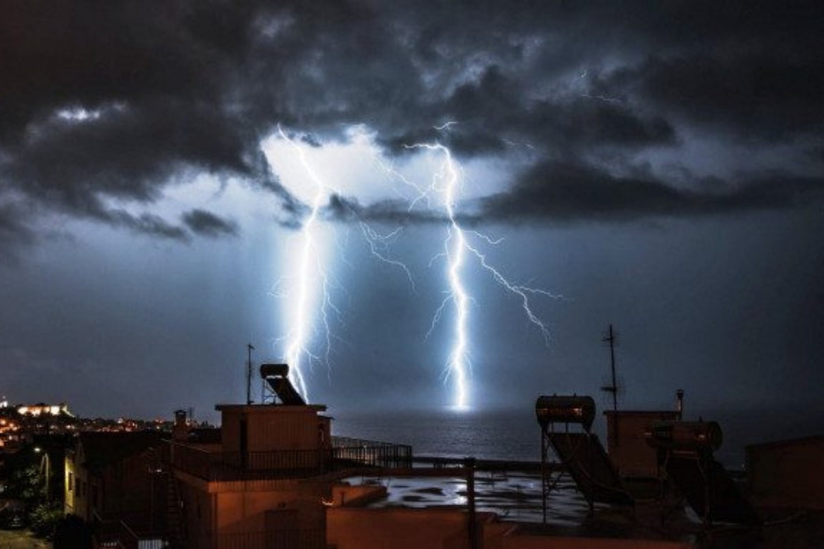 Μαρουσάκης: Καταιγίδες και επικίνδυνοι κεραυνοί το Σαββατοκύριακο - Ποιες περιοχές θα επηρεαστούν