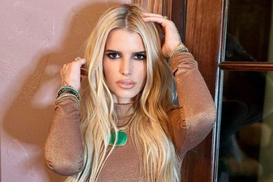 Ανησυχία για την Τζέσικα Σίμπσον: «Ζυγίζει λιγότερο από τη 10χρονη κόρη της»
