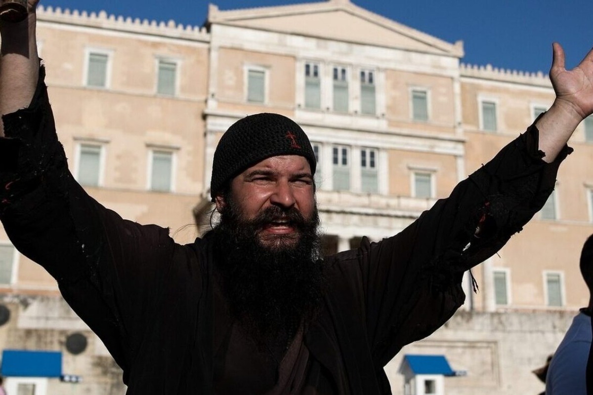 Πατήρ Κλεομένης: Δεν γνωρίζω την οικογένεια των παλαιοχριστιανών ‑ Δεν έχω καμία σχέση μαζί τους