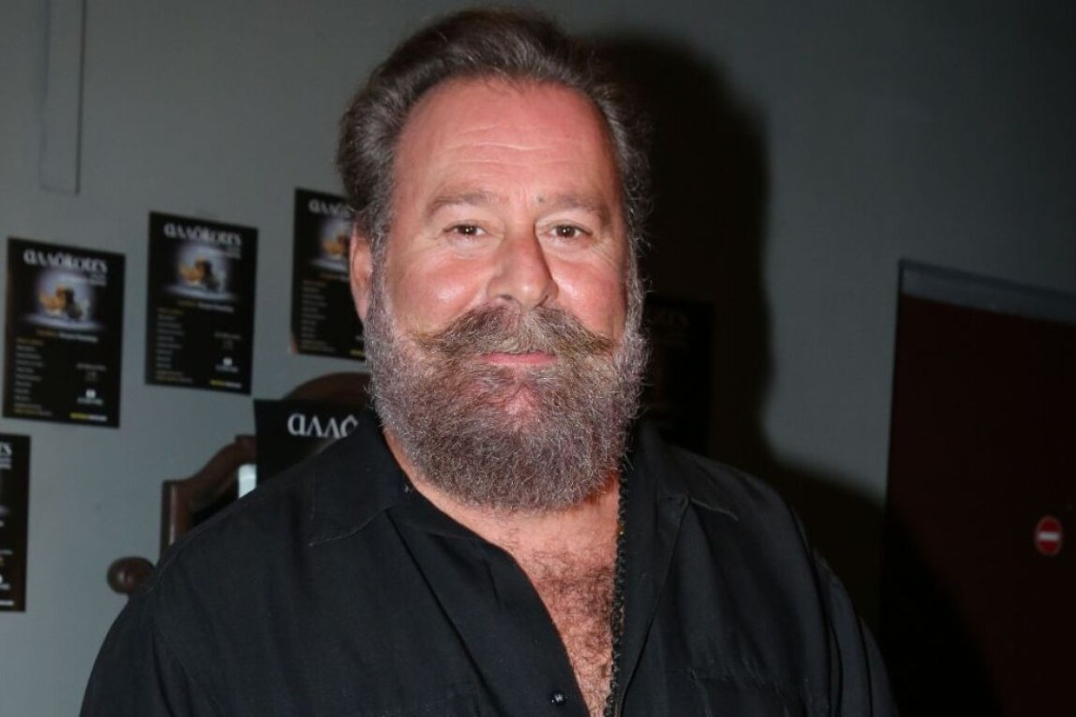 Κωστής Σαββιδάκης: O ηθοποιός φωτογραφήθηκε γυμνός στη θάλασσα