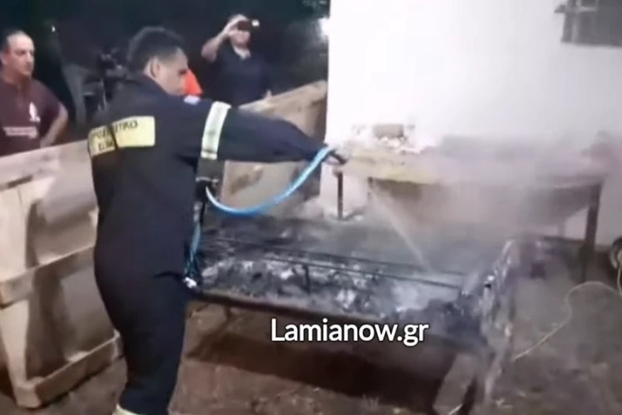 Πρόεδρος χωριού κάλεσε την Πυροσβεστική να σβήσει… ψησταριά με σουβλάκια