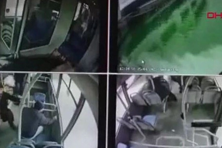 Τουρκία: Λεωφορείο έπεσε σε λίμνη ‑ Δραματικές στιγμές για τους επιβάτες