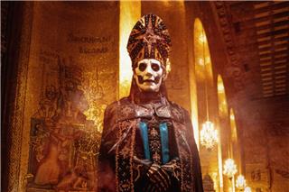 Ghost: Η μπάντα με τους αντί – Πάπες που θα δούμε (οπωσδήποτε) στο Athens Rocks
