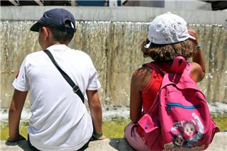 Αρχίζει ο τριήμερος καύσωνας ‑ Με τηλεργασία και ευέλικτο ωράριο το Δημόσιο, ποια σχολεία θα παραμείνουν κλειστά