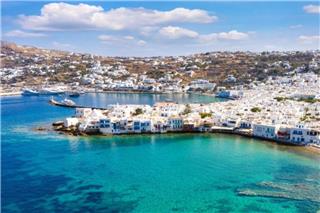 Μύκονος: Πασίγνωστος καλλιτέχνης και δύο συνεταίροι του κατηγορούνται για φoρoδιαφυγή άνω του 1 εκατ. ευρώ
