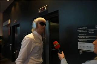 Eurovision: O Ολλανδός αρνείται να μιλήσει σε δημοσιογράφο μετά τον σάλο που έχει προκληθεί