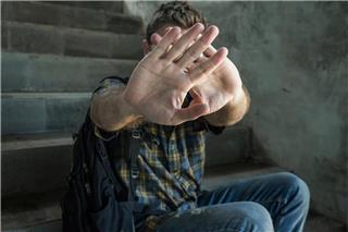 Επiθεση ανηλίκων σε 13χρονο στην Καλλιθέα – «Πάρε τον πατέρα σου, να έρθει να τον σκοτώσουμε»